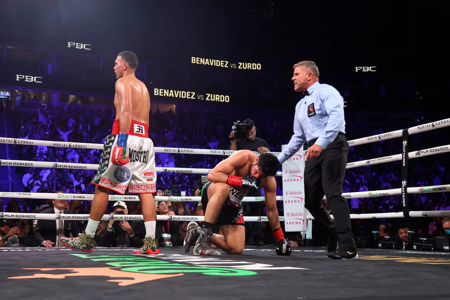 David Benavidez knocks out Zurdo Ramirez to unify WBA and WBO belts
